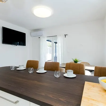 Kuca Za Odmor Levi Ferienhaus Zaton Doli